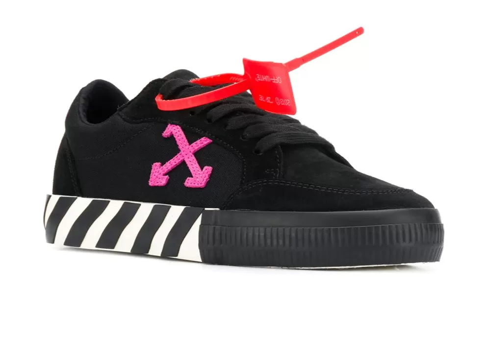 Arrows-logo Black Pink